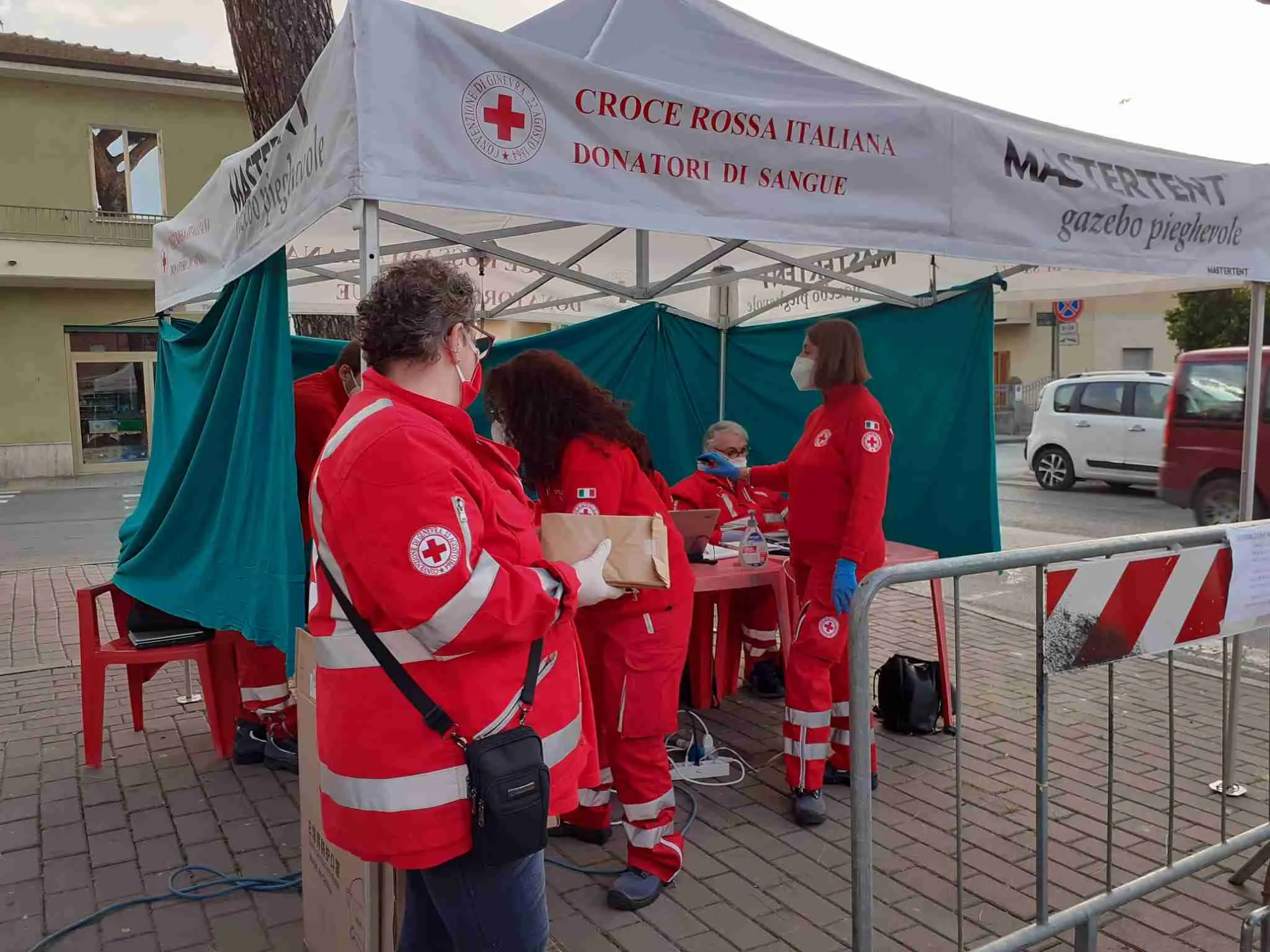 Consegna mascherine 02 - Croce Rossa Italiana - Comitato di Donoratico
