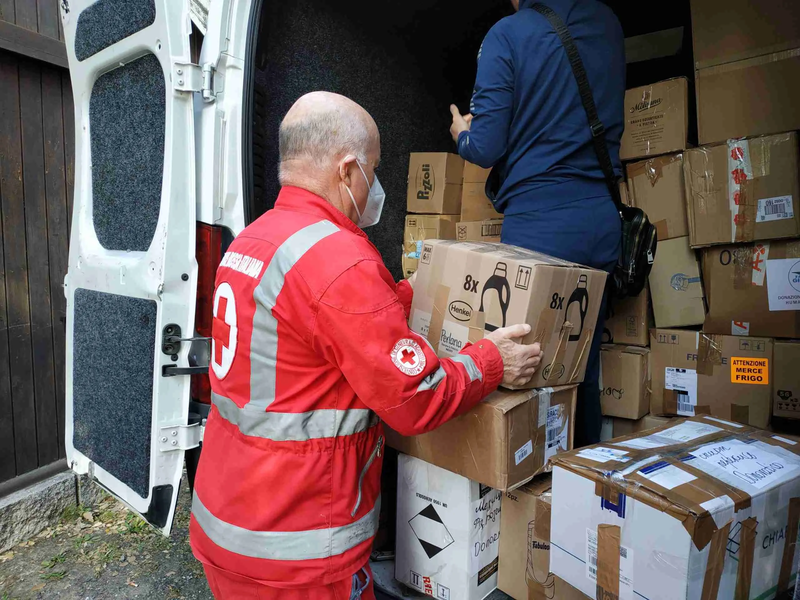 Raccolta materiale emergenza Ucraina 20 scaled - Croce Rossa Italiana - Comitato di Donoratico