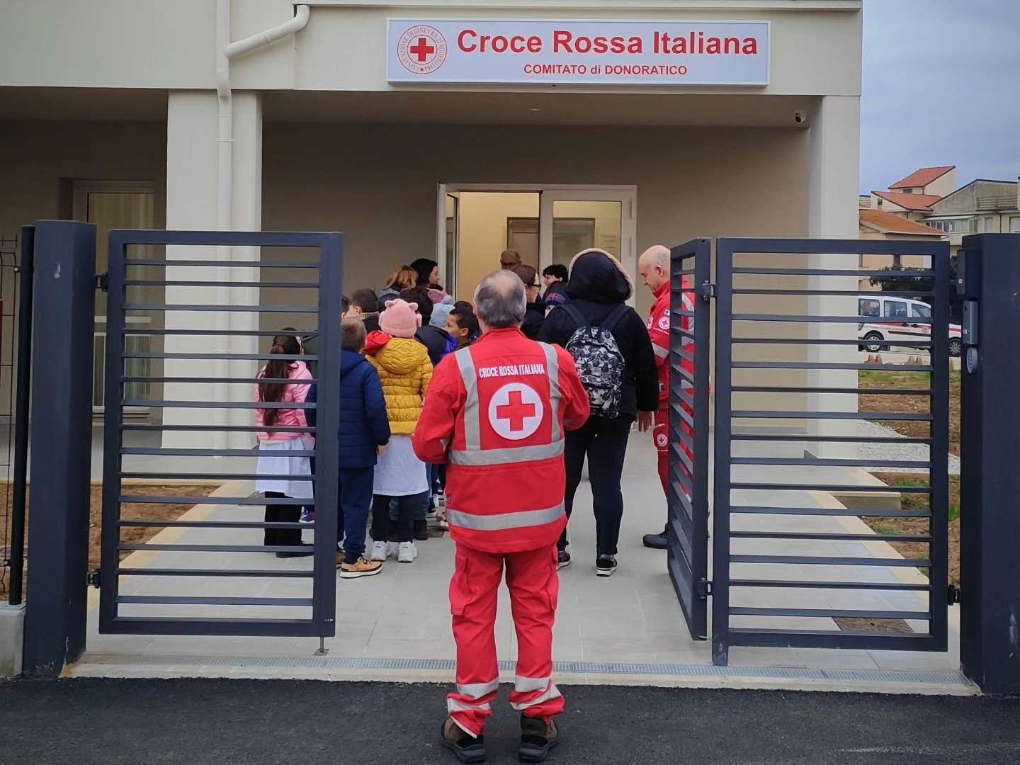 Visita delle scuole elementari 01 e1707950843289 - Croce Rossa Italiana - Comitato di Donoratico